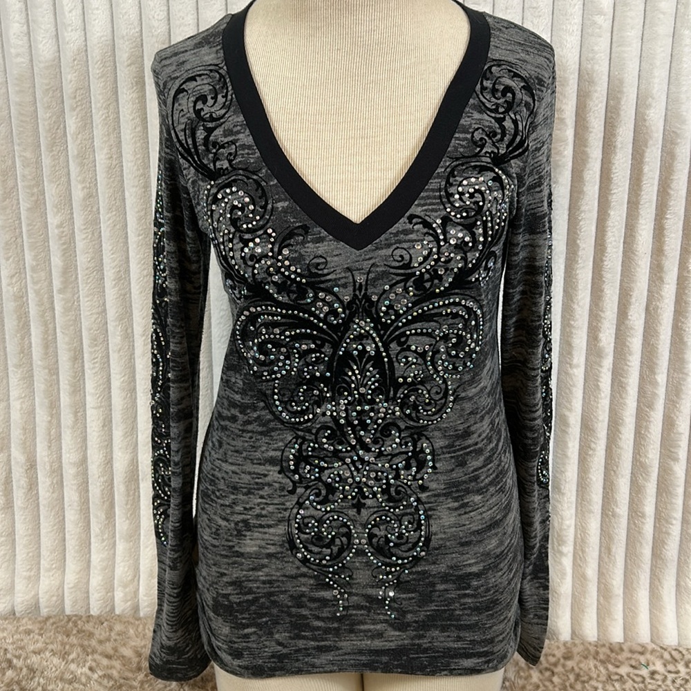 Malanalove Burntout v-neck all over butterfly bling long sleeve T-shirt, large